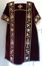 Red Antique Roman High Mass Set of Vestments 8190